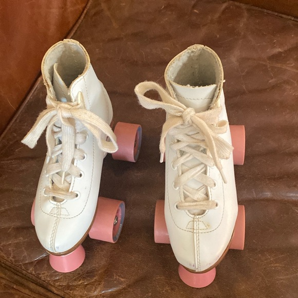 Girls boot style skates - Picture 1 of 4